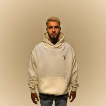 Lade das Bild in den Galerie-Viewer, Cream Hooded Back Print