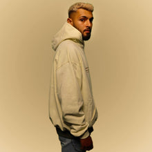 Lade das Bild in den Galerie-Viewer, Cream Hooded Front Print