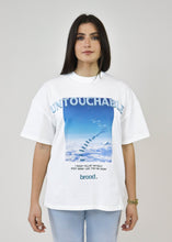 Lade das Bild in den Galerie-Viewer, UNTOUCHABLE WHITE TEE