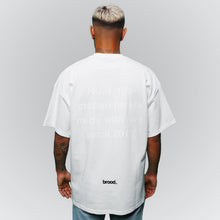 Lade das Bild in den Galerie-Viewer, White Tee Print
