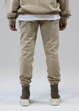 Lade das Bild in den Galerie-Viewer, SWEATPANTS KHAKI
